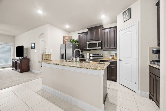 204 Finlee Lane, Red Oak, TX 75154
