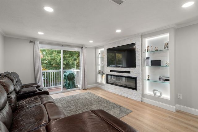 596 Boston Post Rd E 23, Marlborough, MA 01752