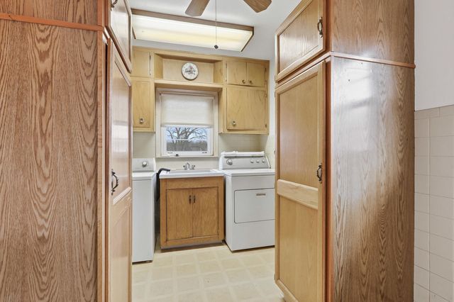 1940 4th Street A, East Moline, IL 61244