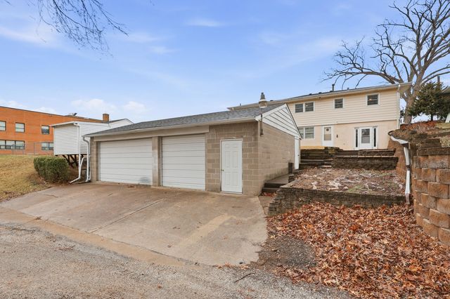 1940 4th Street A, East Moline, IL 61244