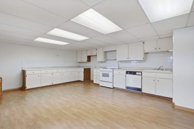 1940 4th Street A, East Moline, IL 61244