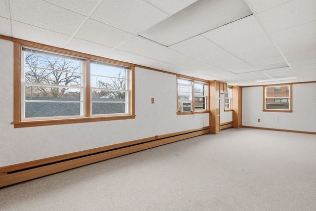 1940 4th Street A, East Moline, IL 61244