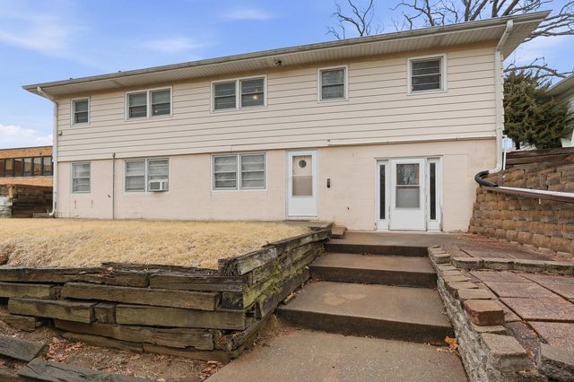 1940 4th Street A, East Moline, IL 61244