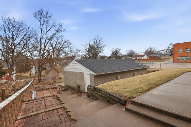 1940 4th Street A, East Moline, IL 61244