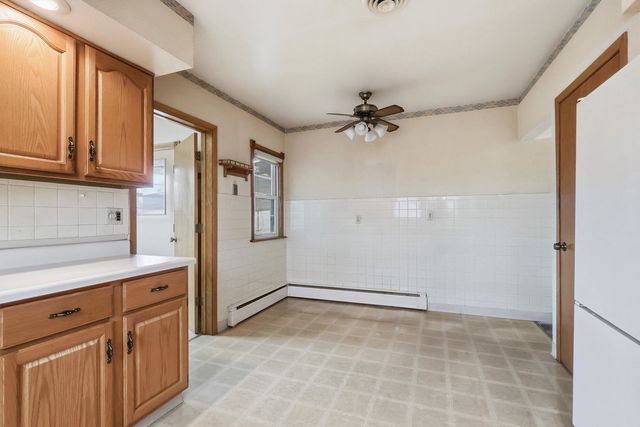 1940 4th Street A, East Moline, IL 61244