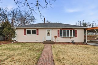 1940 4th Street A, East Moline, IL 61244