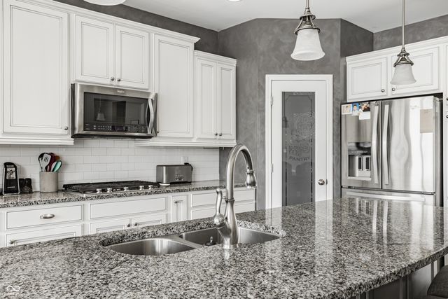 17170 Hearthfield Way, Noblesville, IN 46062