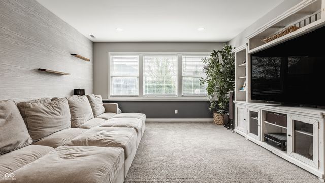 17170 Hearthfield Way, Noblesville, IN 46062