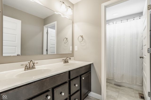 17170 Hearthfield Way, Noblesville, IN 46062