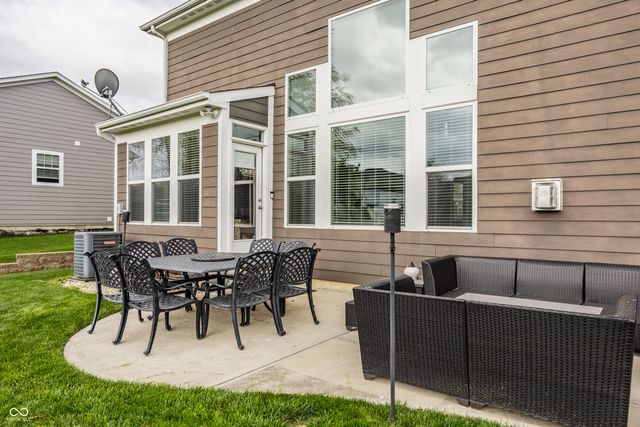 17170 Hearthfield Way, Noblesville, IN 46062