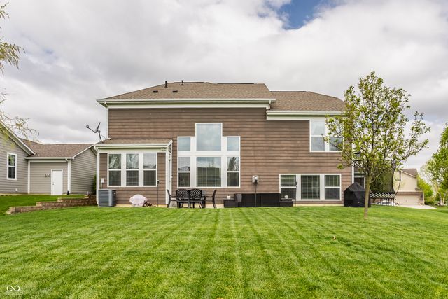 17170 Hearthfield Way, Noblesville, IN 46062