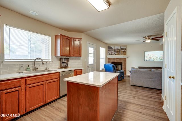 13261 Walker Post Avenue, El Paso, TX 79928