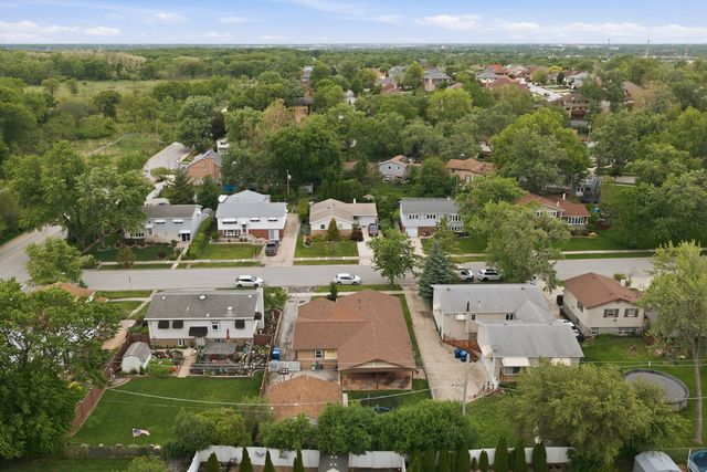 9143 W 92 Street, Hickory Hills, IL 60457