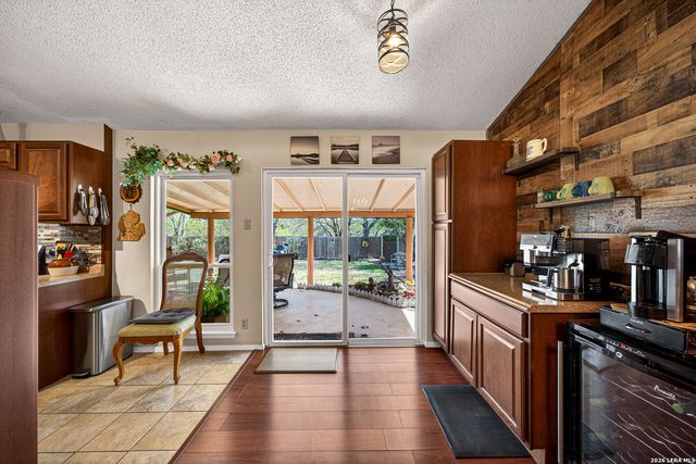 8722 Thatch, San Antonio, TX 78240