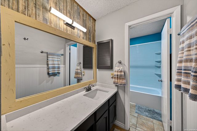 8722 Thatch, San Antonio, TX 78240