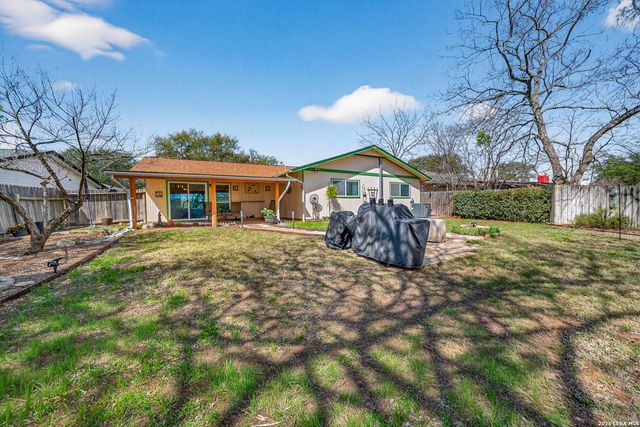 8722 Thatch, San Antonio, TX 78240