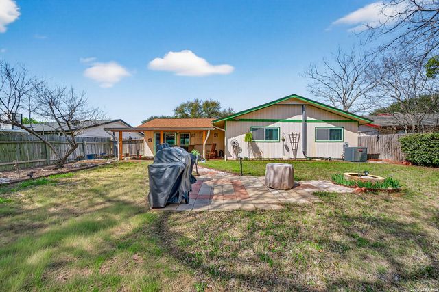 8722 Thatch, San Antonio, TX 78240