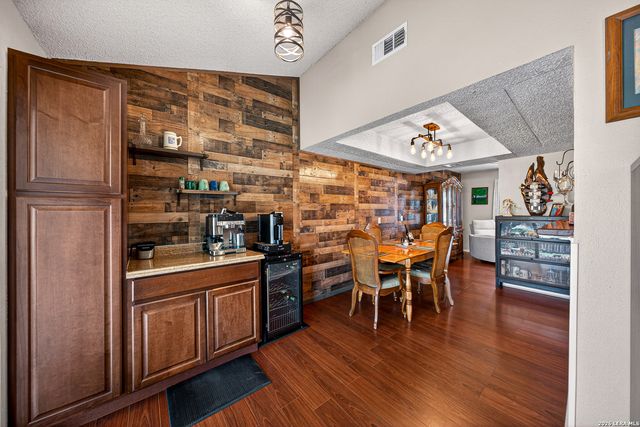 8722 Thatch, San Antonio, TX 78240