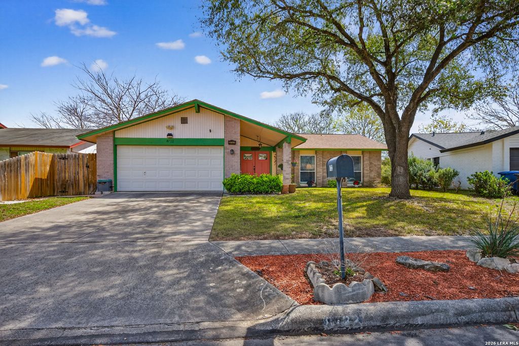 8722 Thatch, San Antonio, TX 78240