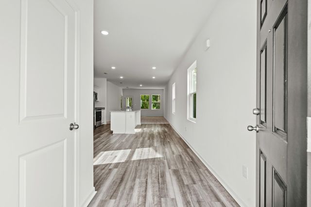 563 Silver Pidgeon St, Aynor, SC 29511