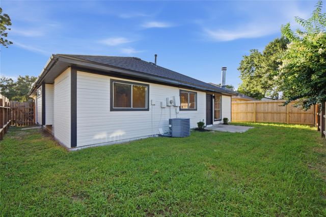 1714 Foxlake Drive, Houston, TX 77084