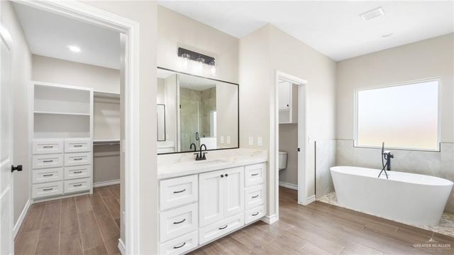 1124 Bella Vista, Weslaco, TX 78596