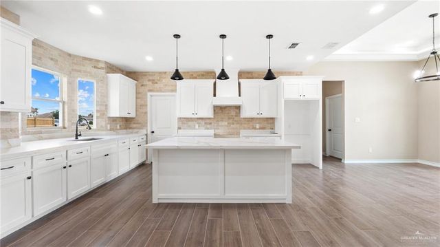 1124 Bella Vista, Weslaco, TX 78596