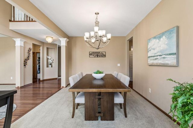 2403 Grey Eagle Bay, Woodbury, MN 55129