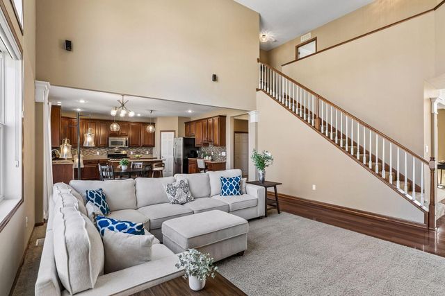 2403 Grey Eagle Bay, Woodbury, MN 55129