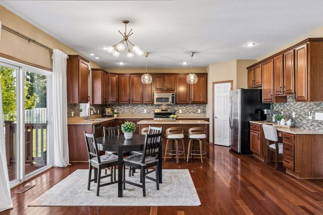 2403 Grey Eagle Bay, Woodbury, MN 55129