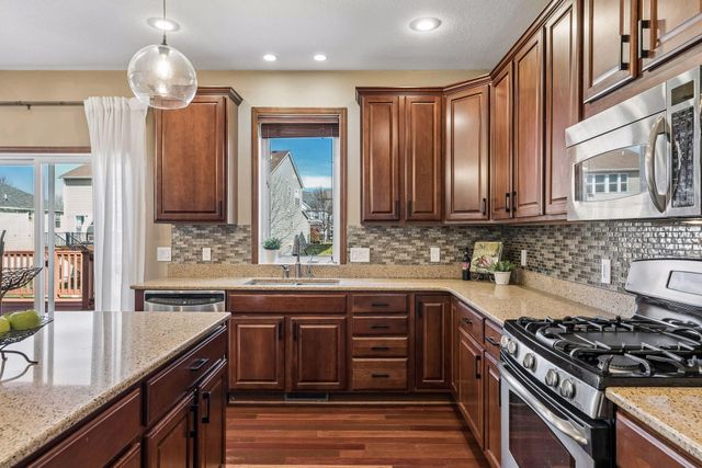 2403 Grey Eagle Bay, Woodbury, MN 55129