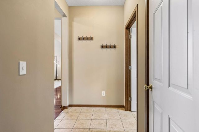 2403 Grey Eagle Bay, Woodbury, MN 55129