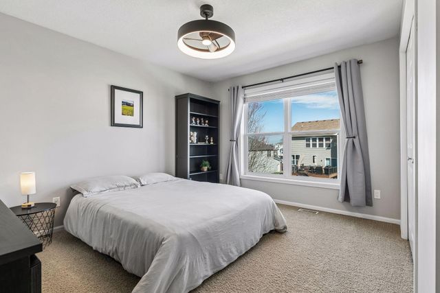 2403 Grey Eagle Bay, Woodbury, MN 55129