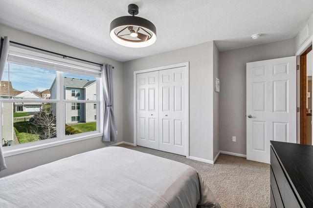 2403 Grey Eagle Bay, Woodbury, MN 55129