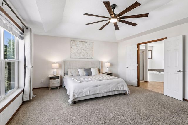 2403 Grey Eagle Bay, Woodbury, MN 55129