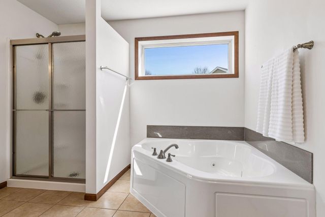 2403 Grey Eagle Bay, Woodbury, MN 55129