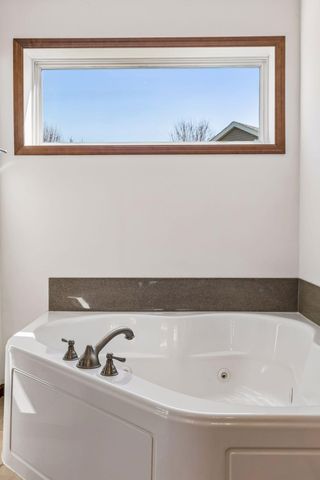 2403 Grey Eagle Bay, Woodbury, MN 55129