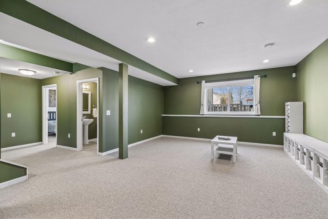 2403 Grey Eagle Bay, Woodbury, MN 55129