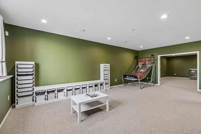 2403 Grey Eagle Bay, Woodbury, MN 55129