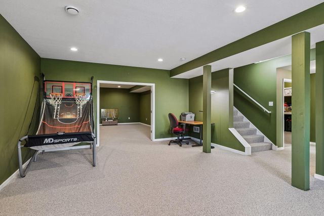 2403 Grey Eagle Bay, Woodbury, MN 55129