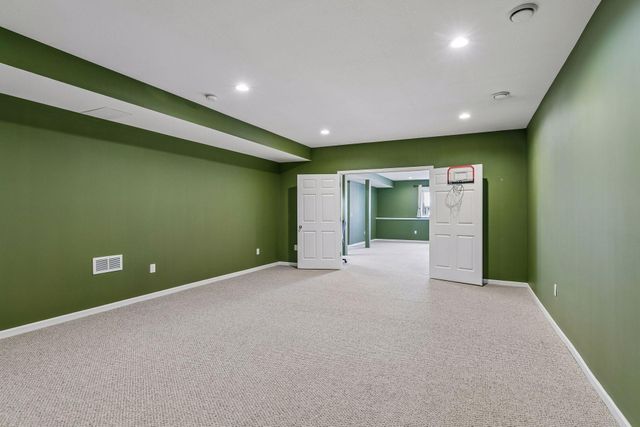 2403 Grey Eagle Bay, Woodbury, MN 55129