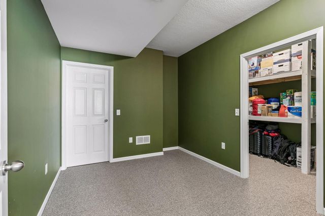 2403 Grey Eagle Bay, Woodbury, MN 55129