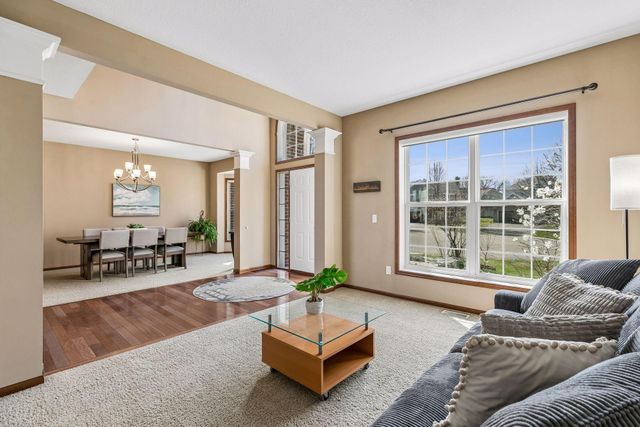 2403 Grey Eagle Bay, Woodbury, MN 55129