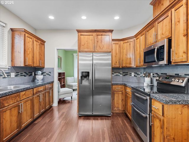 711 PINTAIL St, Silverton, OR 97381