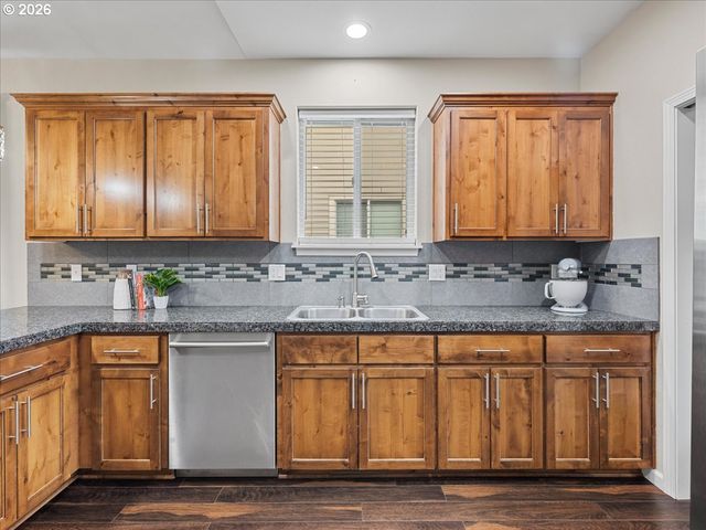 711 PINTAIL St, Silverton, OR 97381