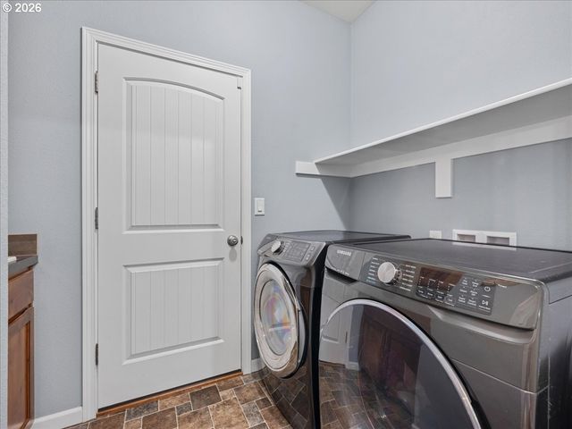 711 PINTAIL St, Silverton, OR 97381