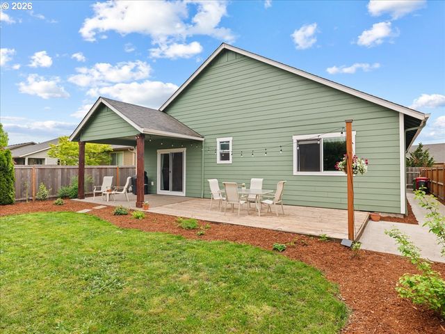 711 PINTAIL St, Silverton, OR 97381