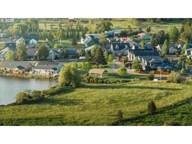 711 PINTAIL St, Silverton, OR 97381