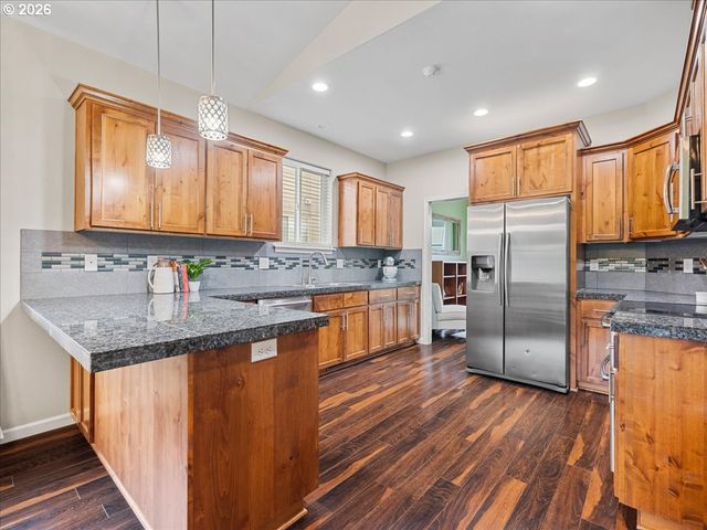 711 PINTAIL St, Silverton, OR 97381