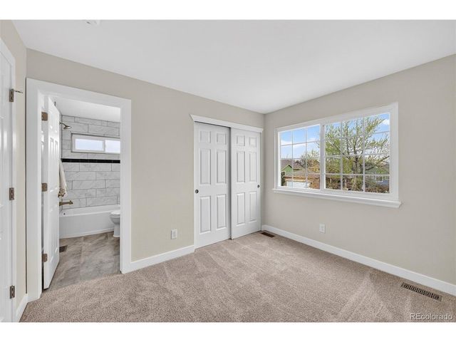 9792 Sydney Ln, Highlands Ranch, CO 80130